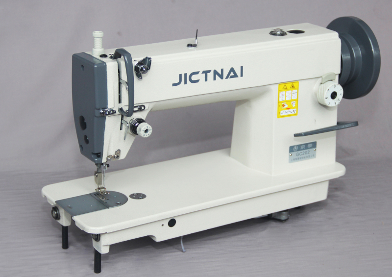 GC202 high speed flat sewing machine for medium and thick materials